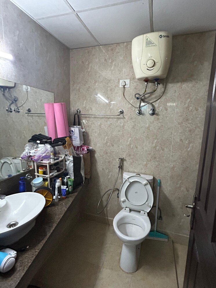 Bathroom, paras-tierea 2 Bedroom 825 Sq.Ft. Apartment In Sector 137 Noida 8016326