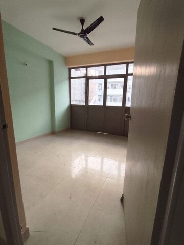 Room in 3 BHK Apartment at Sarvome Shree Homes, Sector 45 – for Rent