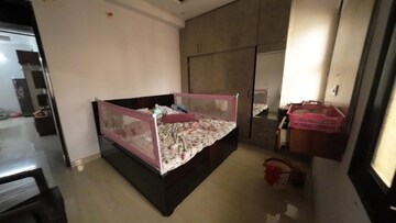 Bedroom in 3 BHK Builder Floor at Sector 7 – for Sale