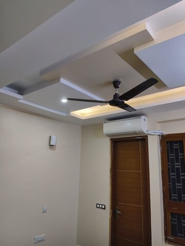Room in 3 BHK Builder Floor at Sector 11a – for Sale
