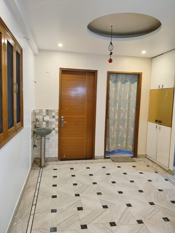 Room in 3 BHK Builder Floor at Sector 11a – for Sale