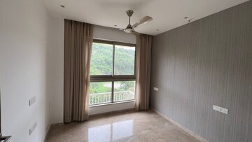 Room in 2 BHK Apartment at Castle Rock, Powai – for Rent
