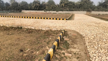  Plot For Sale in Gosainganj