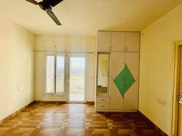 Room in 3.5 BHK Apartment at Devamau – for Rent