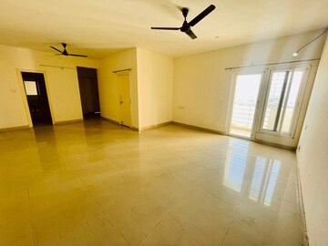 Room in 3.5 BHK Apartment at Devamau – for Rent