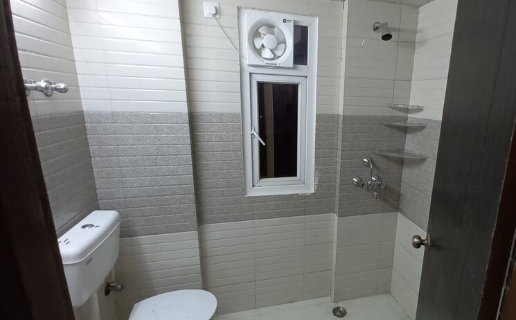 Bathroom, signature-global-orchard-avenue 2 Bedroom 630 Sq.Ft. Apartment In Sector 93 Gurgaon 8016660