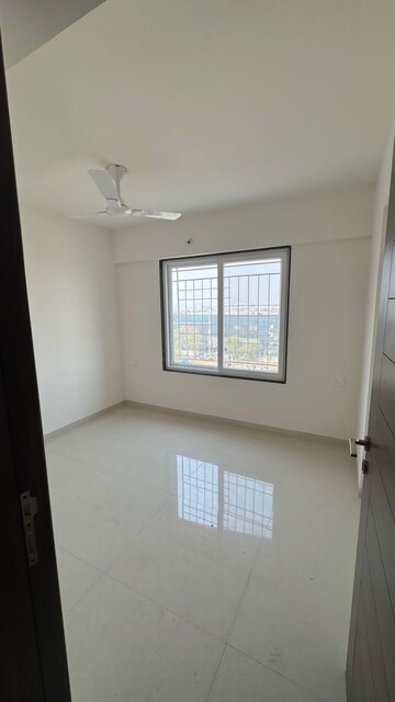 Room in 1 BHK Apartment at Magarpatta Nova, Mundhwa – for Rent