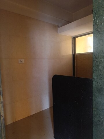 Room in 1 BHK Apartment at Mira Dharti Heights, Nalasopara West – for Rent