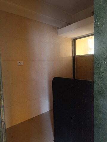 Room in 1 BHK Apartment at Mira Dharti Heights, Nalasopara West – for Rent