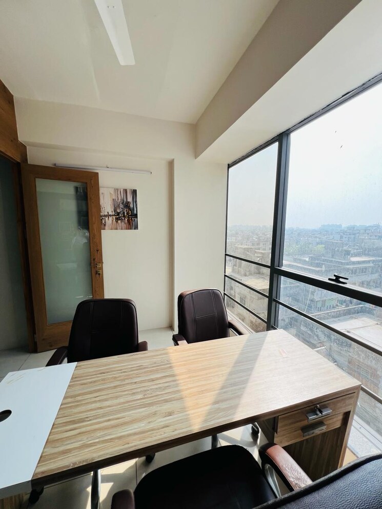 Team Area, prahlad nagar Commercial Office Space 564 Sq.Ft. In Prahlad Nagar Ahmedabad 8016652