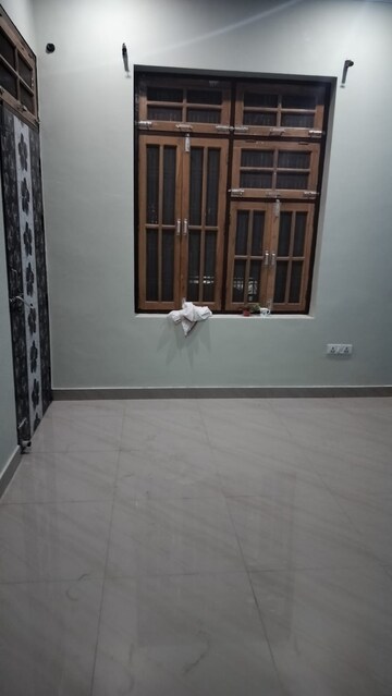 Room in 3 BHK Independent House at Gomti Nagar – for Rent