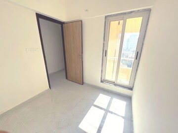 Room in 2.5 BHK Apartment at Bharat Arize, Goregaon West – for Rent