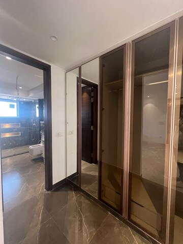 Building Lobby in 4 BHK Builder Floor at Unitech Deerwood Chase, Nirvana Country – for Sale
