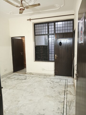 Room in 2 BHK Builder Floor at Ardee City, Sector 52 – for Rent