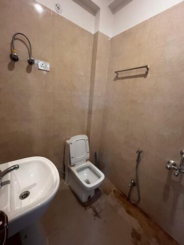 Bathroom in 1 RK Independent House at Gomti Nagar – for Rent