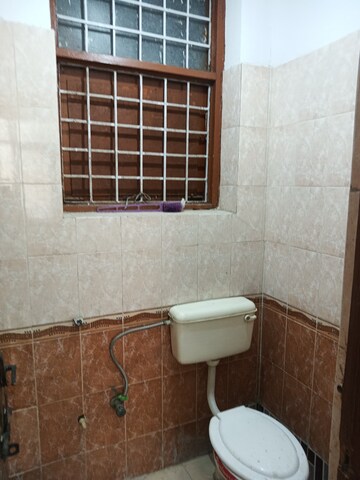 Bathroom in 4 BHK Builder Floor at Ardee City, Sector 52 – for Rent