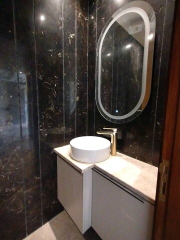 Bathroom in 3.5 BHK Builder Floor at Dlf Phase I – for Sale