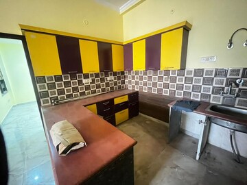 Master Bedroom in 1 BHK Independent House at Gomti Nagar – for Rent