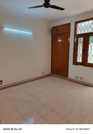Master Bedroom in 3 BHK Builder Floor at Ardee City, Sector 52 – for Rent