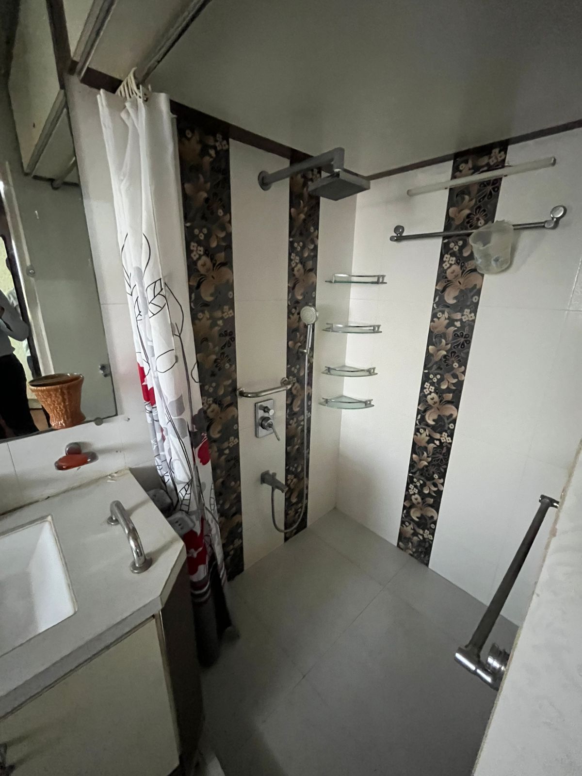 3 BHK + Servant Room Apartment For Sale in Cuffe Parade 