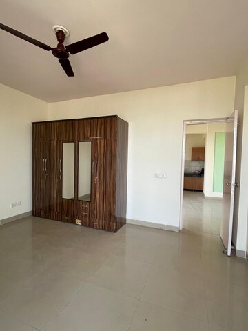 Room in 3 BHK Apartment at Puri Pratham, Sector 84 – for Rent