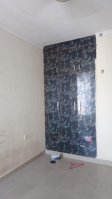 Furnished Amenities in 2 BHK Apartment at Pyramid Elite, Sector 86 – for Rent