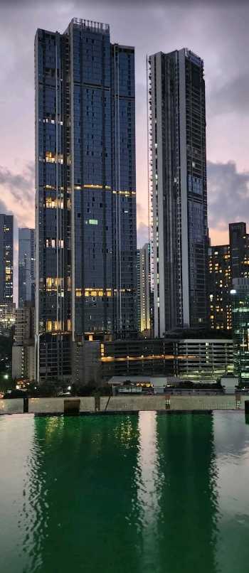 4 BHK + Servant Room Apartment For Sale in Rustomjee Crown