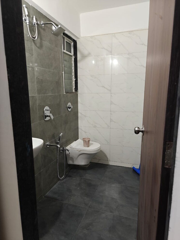 Bathroom, santacruz east Pg For Boys & Girls In Santacruz East 8017015