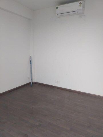 Room in 3 BHK Apartment at BPTP Parkland Pride, Sector 77 – for Sale