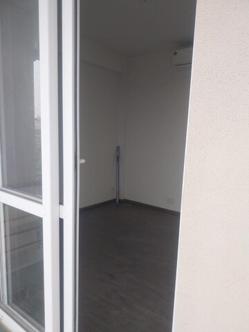 Room in 3 BHK Apartment at BPTP Parkland Pride, Sector 77 – for Sale