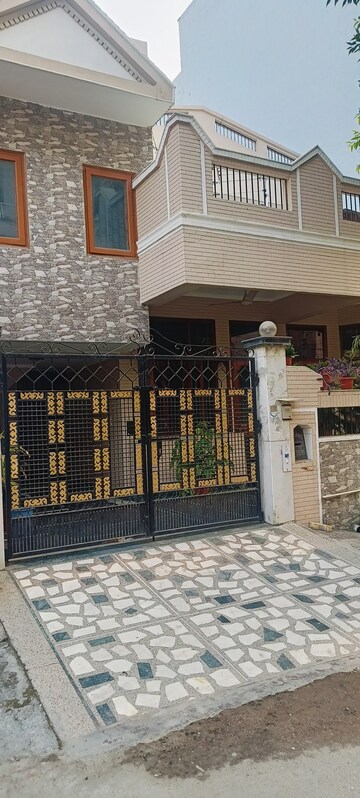 5 BHK Independent House For Sale in RWA Apartments Sector 19, Sector 19