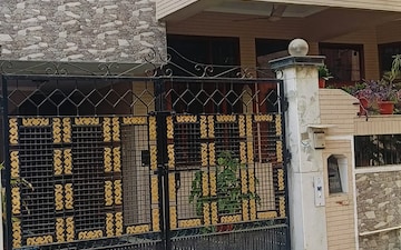 5 BHK Independent House For Sale in RWA Apartments Sector 19, Sector 19