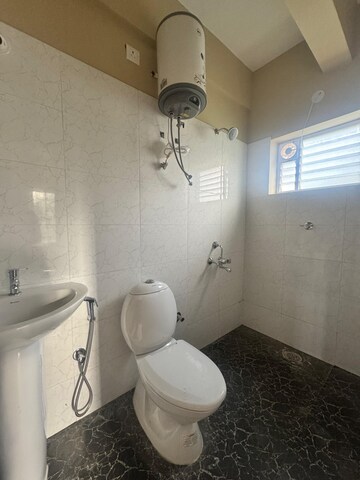 Master Bedroom in 2 BHK Builder Floor at Hsr Layout – for Rent