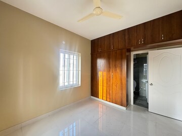 Room in 2 BHK Builder Floor at Hsr Layout – for Rent