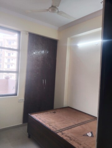 Room in 3 BHK Apartment at Ascent Savy Ville De, Raj Nagar Extension – for Rent