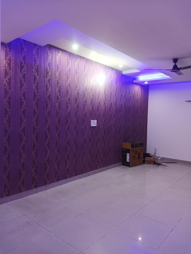 Bedroom, guru-nanak-enclave 3 Bedroom 1800 Sq.Ft. Builder Floor In Dhakoli Village Zirakpur 8017140