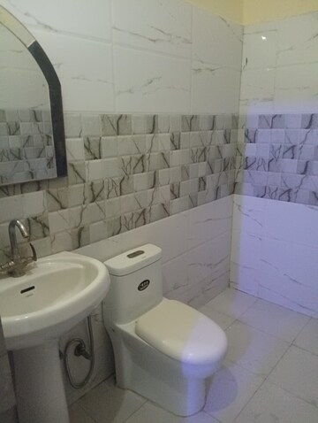 Bathroom in 3 BHK Builder Floor at Guru Nanak Enclave, Dhakoli Village – for Sale