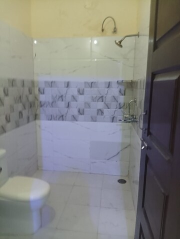 Bathroom in 3 BHK Builder Floor at Guru Nanak Enclave, Dhakoli Village – for Sale