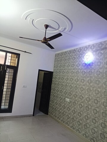 Furnished Amenities in 3 BHK Builder Floor at Guru Nanak Enclave, Dhakoli Village – for Sale