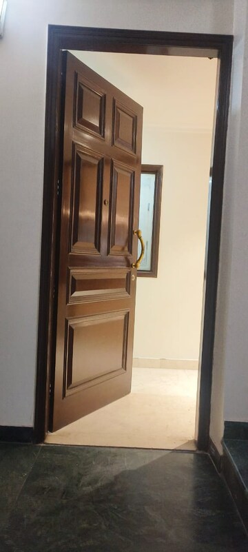5 BHK Villa For Sale in Wave City, Wave City