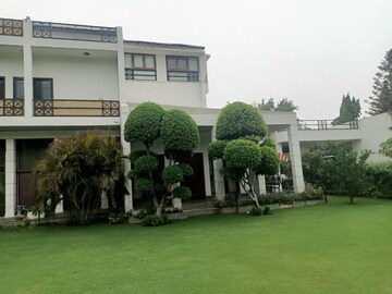 6+ BHK Villa – Garden View at Palm Residency Chhatarpur, Chattarpur - for Rent