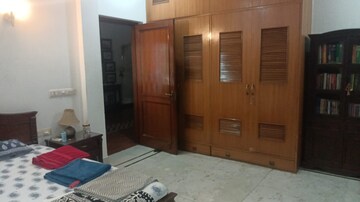 Bedroom in 6+ BHK Villa at Palm Residency Chhatarpur, Chattarpur – for Rent