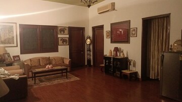 Living Room in 6+ BHK Villa at Palm Residency Chhatarpur, Chattarpur – for Rent