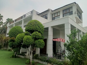  6+ BHK Villa at Palm Residency Chhatarpur, Chattarpur – for Rent