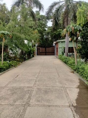 6+ BHK Villa – Exterior View View at Palm Residency Chhatarpur, Chattarpur - for Rent