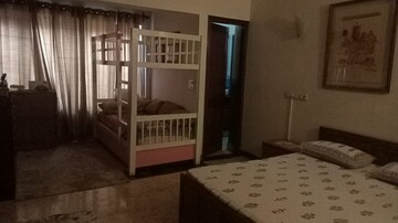 Bedroom in 6+ BHK Villa at Palm Residency Chhatarpur, Chattarpur – for Rent