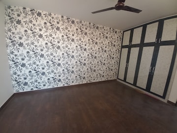 Room in 2 BHK Apartment at Elite Golf Green, Sector 79 – for Rent