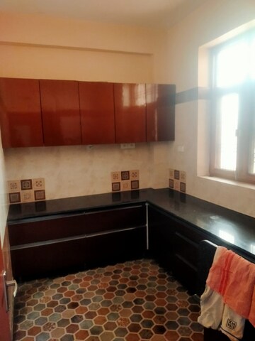 Master Bedroom in 2 BHK Independent House at Gomti Nagar – for Rent