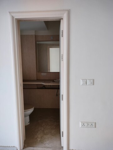 Room in 2 BHK Apartment at Pyramid Elite, Sector 86 – for Rent