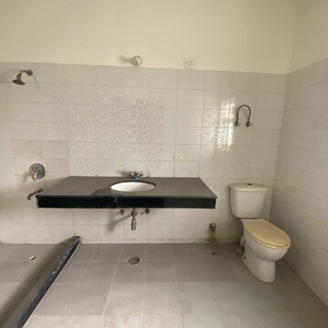 Bathroom in 3.5 BHK Villa at BPTP Parklands Villa, Sector 88 – for Sale